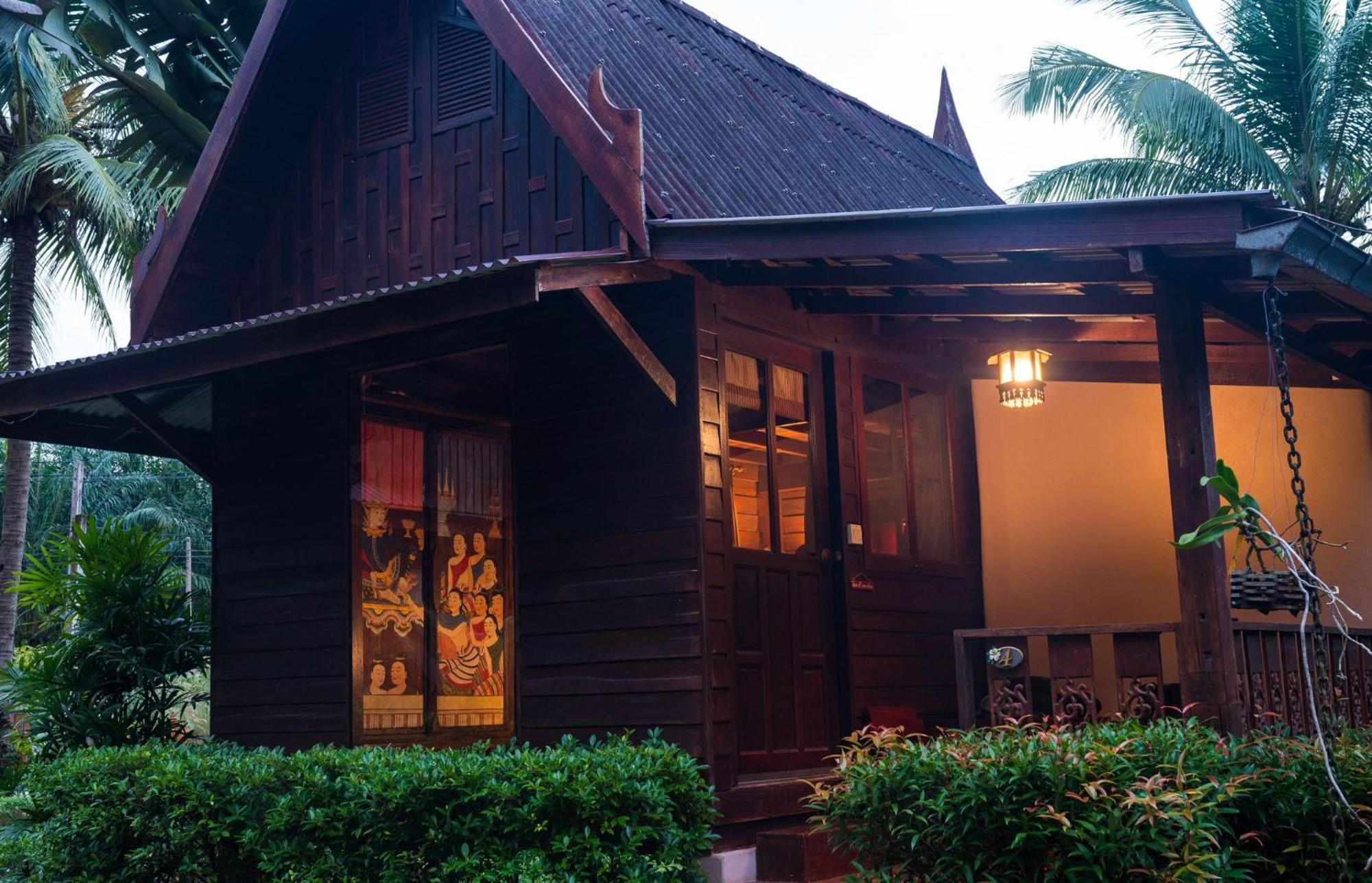 Leeloo Paradise Khanom Exterior photo